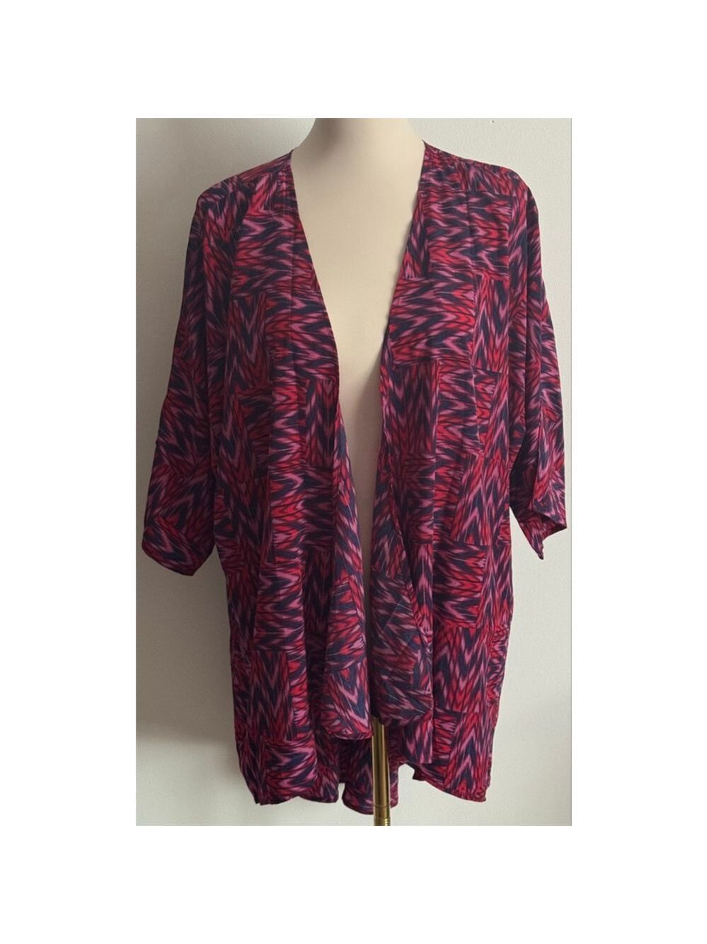 Women's LuLaRoe Red Pink Patterned Kimono M